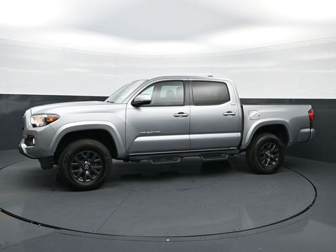 Used 2023 Toyota Tacoma SR5 w/ Technology Package AWD/4WD image 4