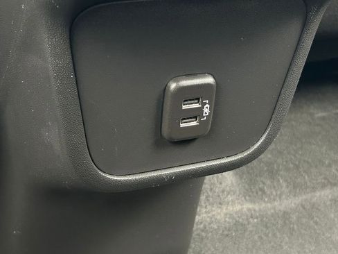 Used 2023 Chevrolet Equinox LS w/ Sport Edition FWD image 31