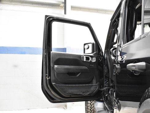 Used 2020 Jeep Wrangler Unlimited Sahara w/ Dual Top Group image 9