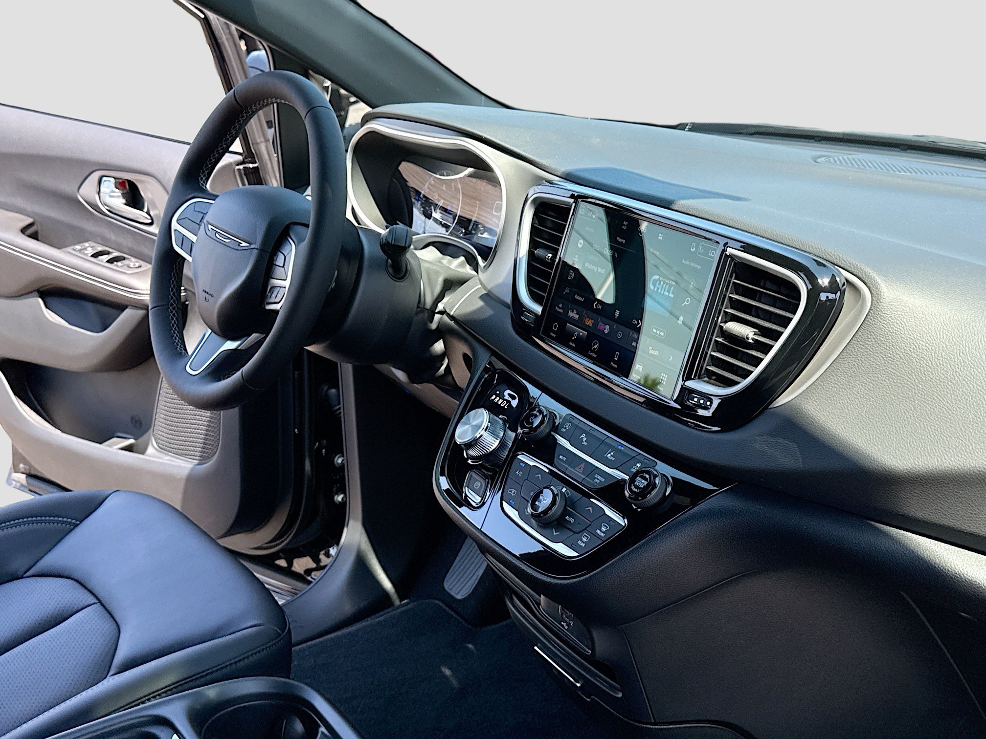 New 2027 Chrysler Pacifica LX FWD image 5