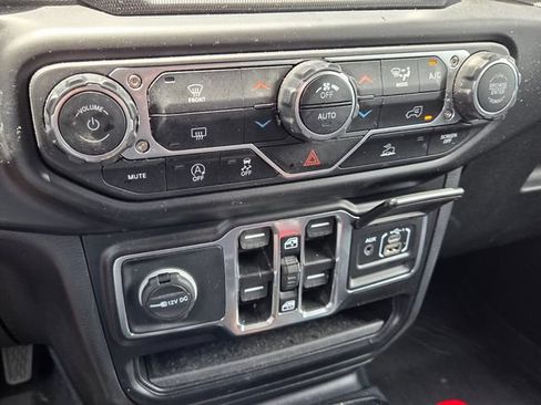 Used 2022 Jeep Gladiator Sport AWD/4WD image 19