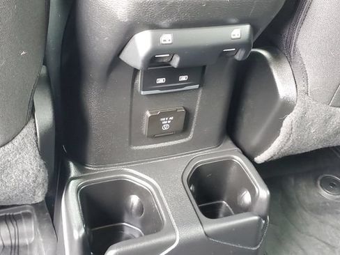 Used 2021 Jeep Wrangler Unlimited Sahara AWD/4WD image 10