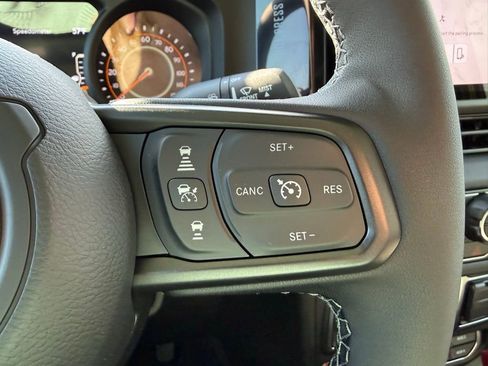 New 2025 Jeep Gladiator Mojave w/ Convenience Group image 17