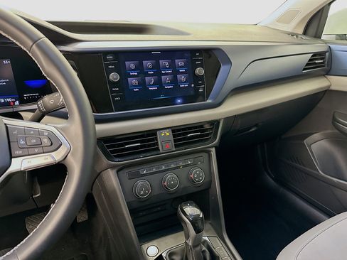 Used 2022 Volkswagen Taos SE w/ Panoramic Sunroof Package image 26