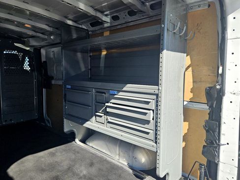 Used 2020 Nissan NV 2500 SV image 21