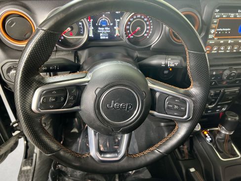 Used 2022 Jeep Gladiator Mojave w/ Cold Weather Group image 11