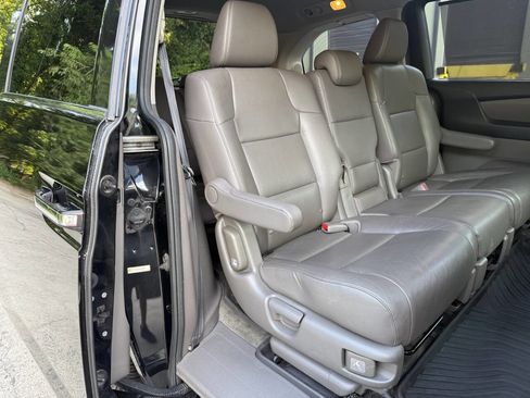 Used 2016 Honda Odyssey Touring Elite image 14