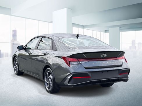 Used 2025 Hyundai Elantra Sport w/ Cargo Package FWD image 3