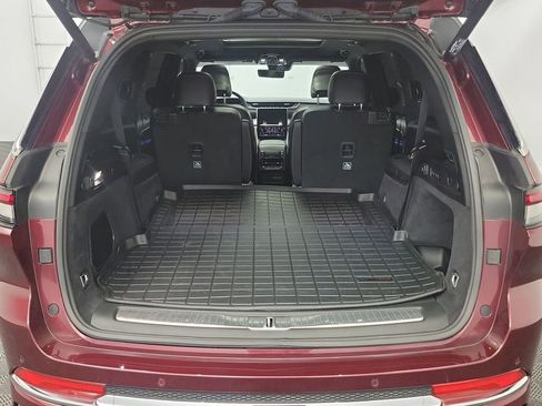 Used 2024 Jeep Grand Cherokee L Overland w/ Advanced Protech Group III image 21