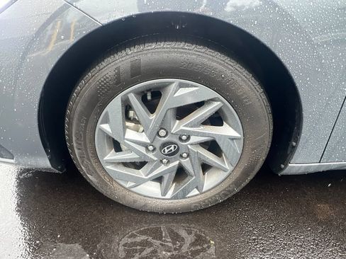 Used 2024 Hyundai Elantra SEL FWD image 9