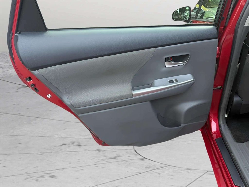 Used 2014 Toyota Prius V Two FWD image 15