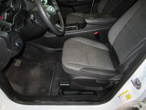 Used 2019 Ford Escape S image 22