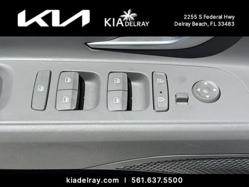 Used 2022 Hyundai Elantra SEL FWD image 14