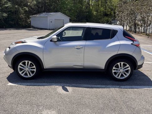 Used 2016 Nissan Juke SV AWD/4WD image 3