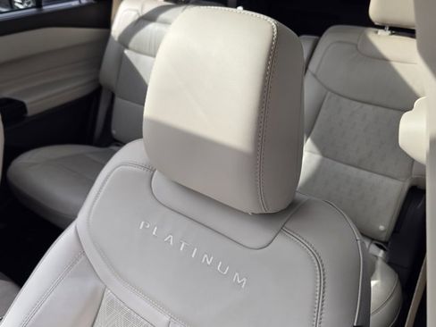 Certified 2022 Ford Explorer Platinum w/ Equipment Group 601A image 22