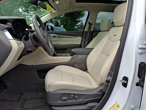 Used 2024 Cadillac XT5 Premium Luxury FWD image 14
