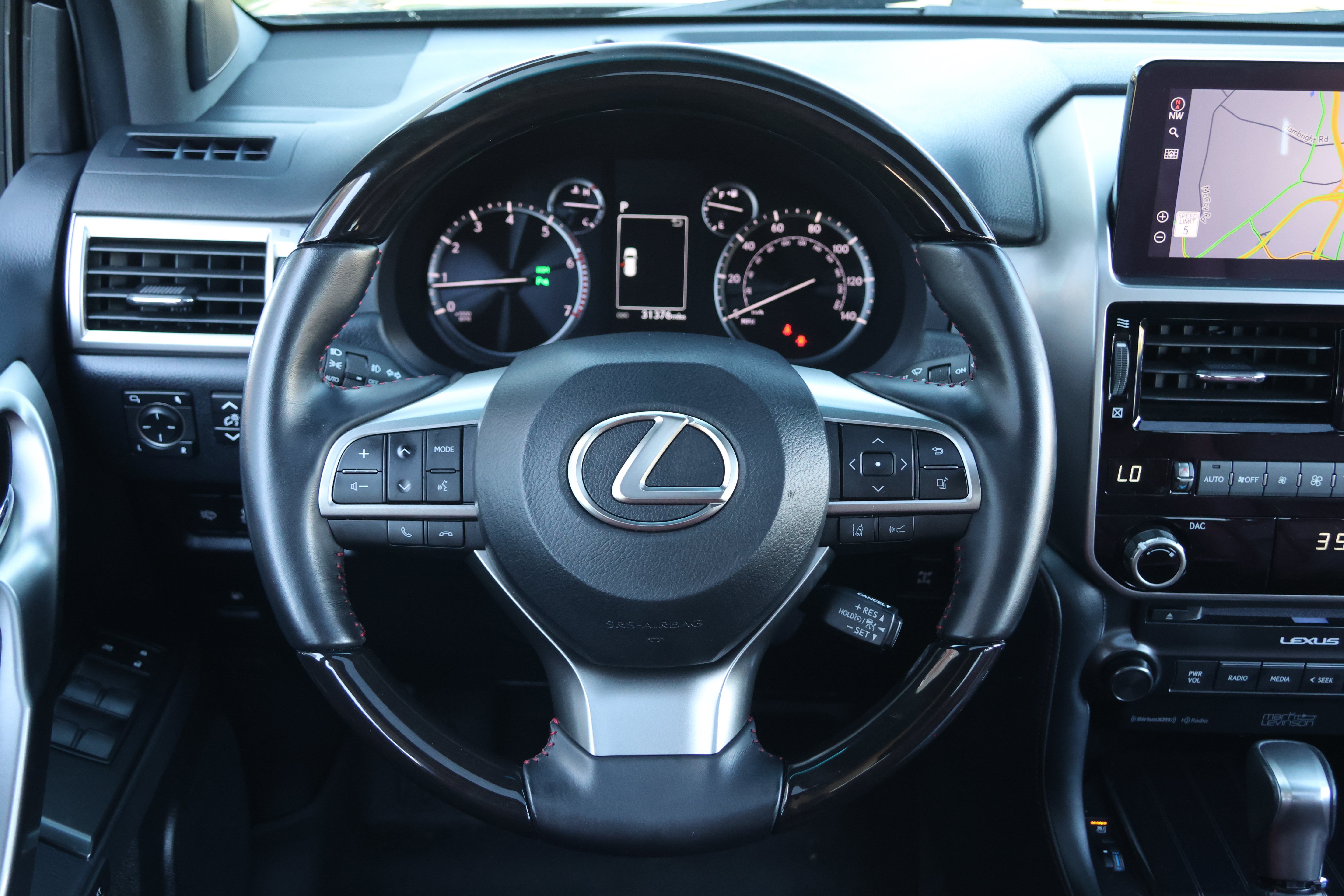 Used 2023 Lexus GX 460 Premium w/ Accessory Package AWD/4WD image 29
