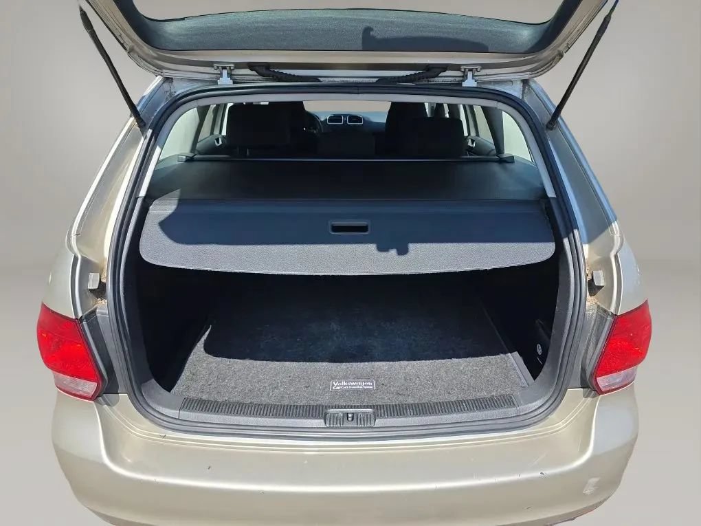 Used 2013 Volkswagen Jetta SE FWD image 42