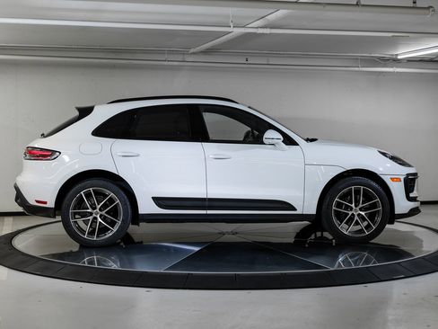 Certified 2023 Porsche Macan image 8