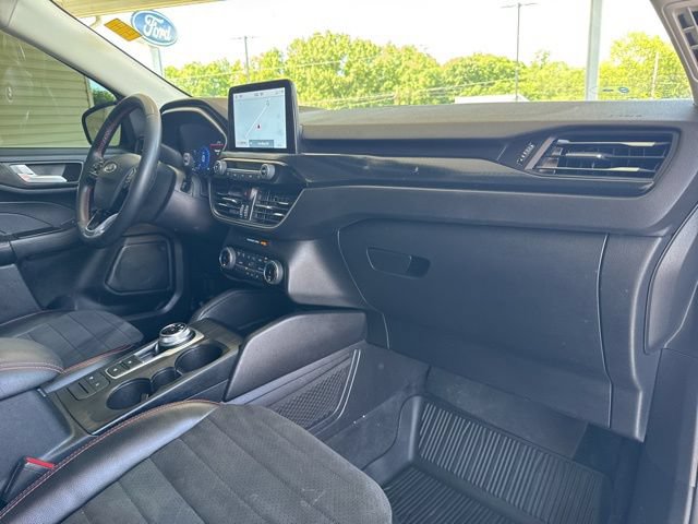 Used 2022 Ford Escape SEL w/ SEL Stealth AWD Package image 23