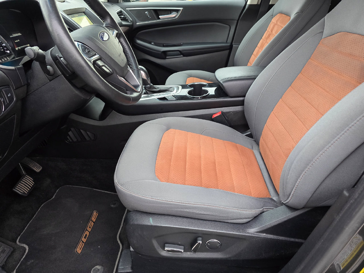 Used 2018 Ford Edge SEL w/ Equipment Group 201A FWD image 10
