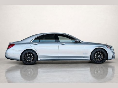 Used 2020 Mercedes-Benz S 560 Sedan image 4