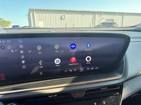 Used 2025 Buick Envision Avenir AWD/4WD image 31