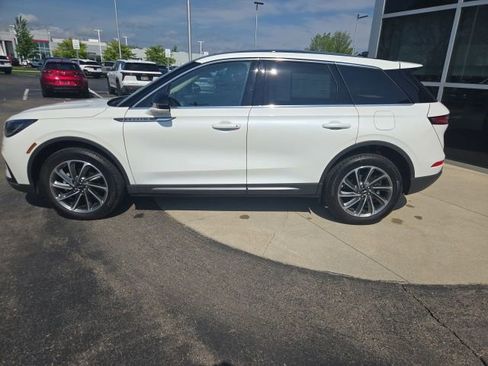 Certified 2023 Lincoln Corsair AWD w/ Equipment Group 101A image 3