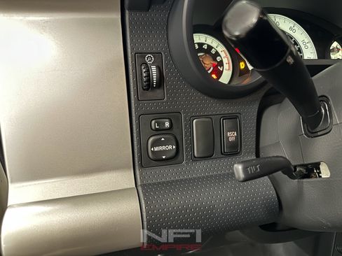 Used 2013 Toyota FJ Cruiser 4WD w/ Upgrade Pkg image 31