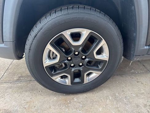 Used 2018 Jeep Compass Trailhawk w/ Safe & Security Group image 12