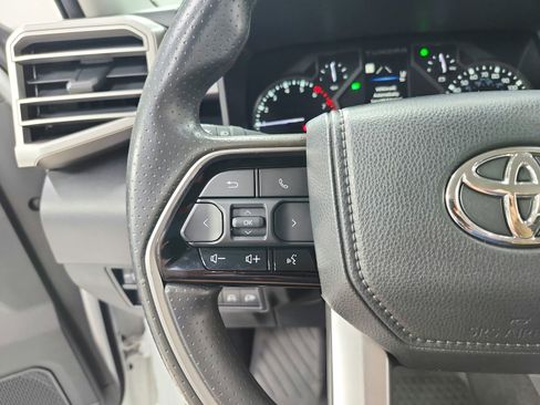 Used 2022 Toyota Tundra SR5 w/ SR5 Convenience Package AWD/4WD image 22
