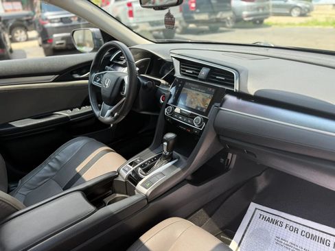Used 2017 Honda Civic Touring image 15