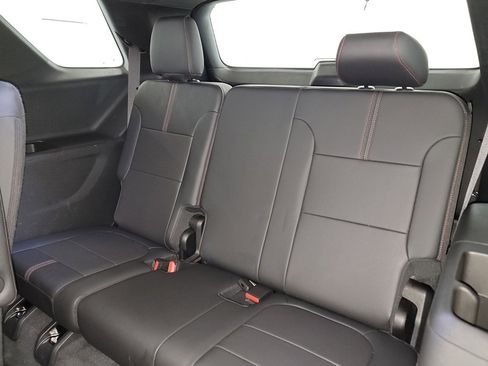 Used 2022 Chevrolet Traverse RS image 15