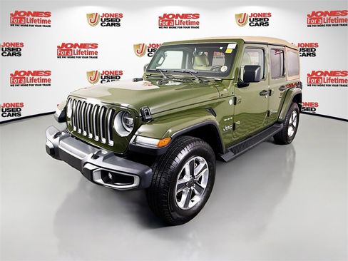 Used 2020 Jeep Wrangler Unlimited Sahara image 13