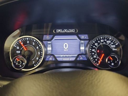 Used 2019 RAM 1500 Laramie image 17