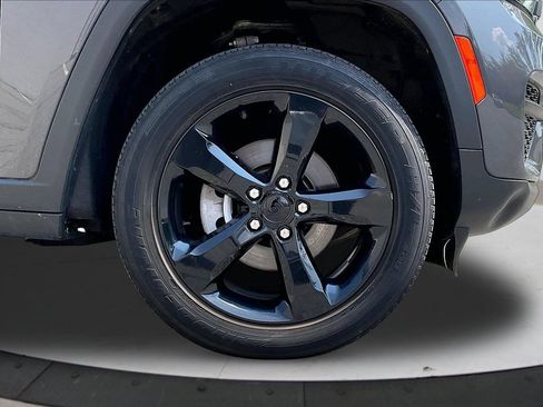 Certified 2023 Jeep Grand Cherokee Altitude AWD/4WD image 34