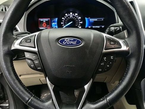 Used 2022 Ford Edge Titanium image 22