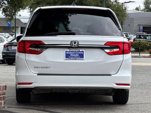 Used 2023 Honda Odyssey EX-L image 5