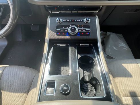 Used 2020 Lincoln Aviator Reserve w/ Equipment Group 201A AWD/4WD image 22