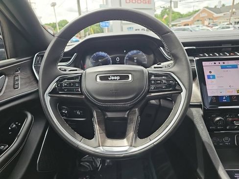 Certified 2024 Jeep Grand Cherokee Overland w/ Luxury Tech Group IV AWD/4WD image 20