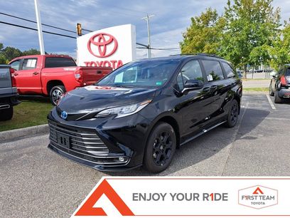 New 2025 Toyota Sienna XLE Woodland Edition