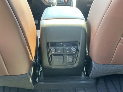 Used 2021 Buick Enclave Avenir AWD/4WD image 17