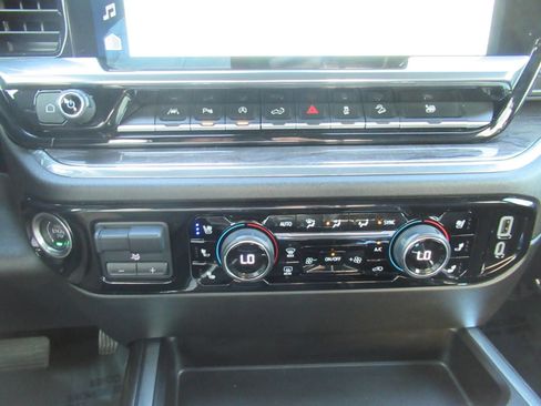 Used 2024 Chevrolet Silverado 1500 LTZ w/ LTZ Premium Package AWD/4WD image 30