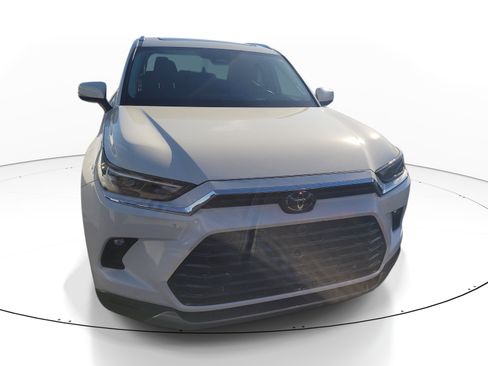 Certified 2024 Toyota Grand Highlander Platinum AWD/4WD image 2