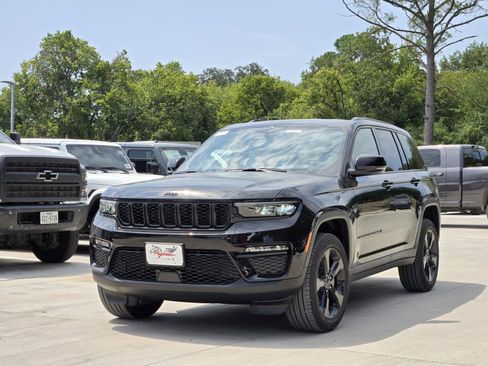 New 2025 Jeep Grand Cherokee Limited w/ Black Appearance Package image 7