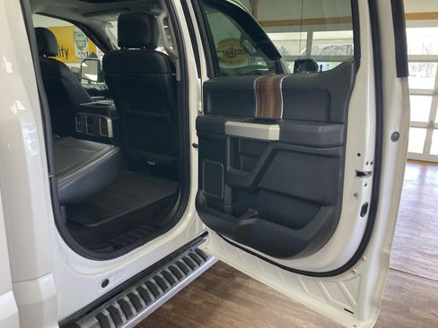 Used 2016 Ford F150 Lariat AWD/4WD image 18