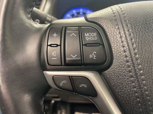 Used 2019 Toyota Highlander XLE image 21