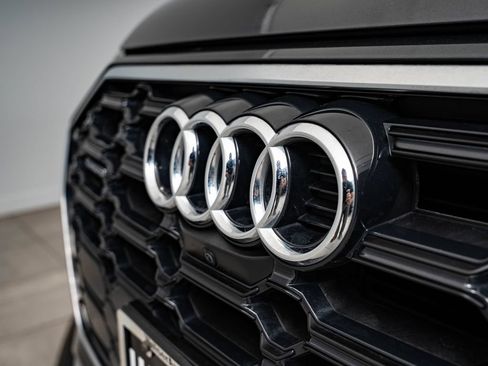 Used 2023 Audi Q5 2.0T Premium Plus w/ Premium Plus Package AWD/4WD image 3