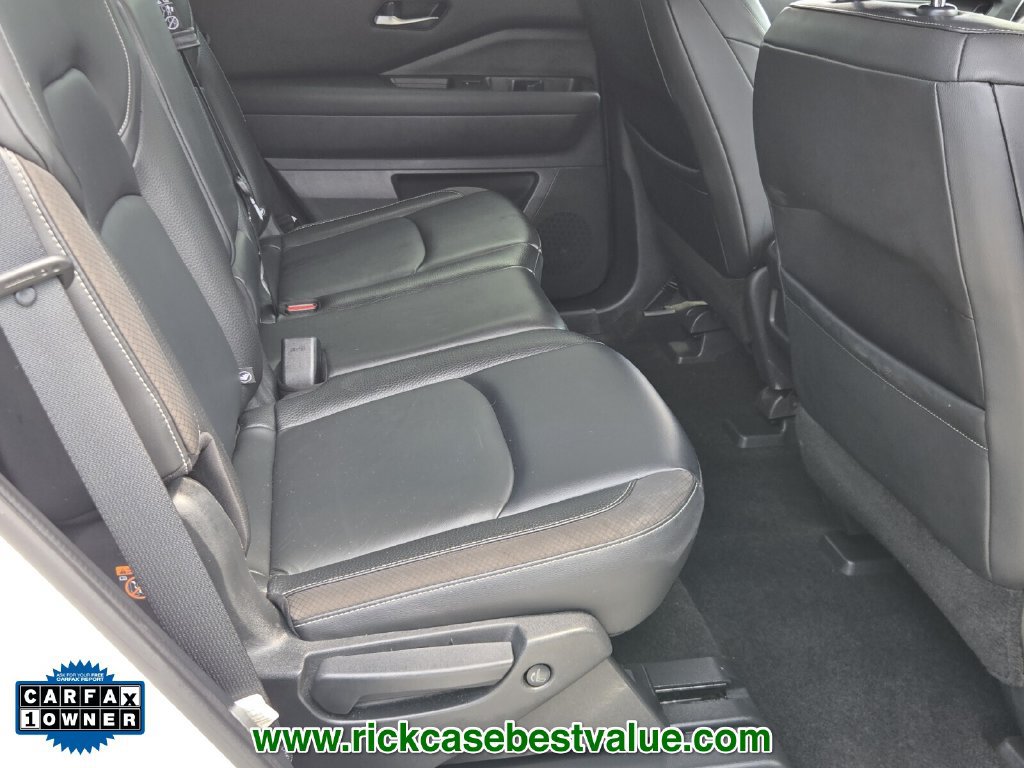 Used 2022 Nissan Pathfinder SL FWD image 17