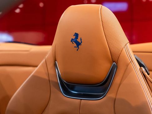 Used 2020 Ferrari Portofino image 6